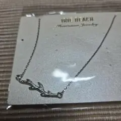 ゴールドネックレスサージカル