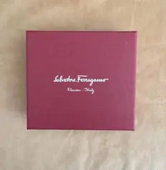 フェラガモ　空箱のサムネイル