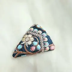 ヘアピン パッチンピン 大きめ インド刺繍リボン さんかく 花柄 三角ピン