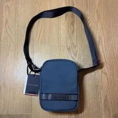 【未使用品】トミーヒルフィガー ラバーロゴ ショルダーバッグ ネイビー