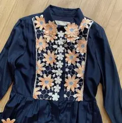 美品 花柄刺繍ネイビー長袖ワンピース
