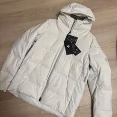 新品未使用！デサント水沢ダウン 美品すぎるホワイト ダウンジャケット