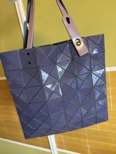 BAOBAO ISSEY MIYAKE トートバッグ 偏光パープル 美品 - メルカリ