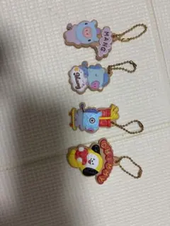 キャラクター木製キーホルダー4個セット