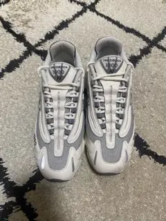 New Balance 1000 グレー/ホワイト スニーカー