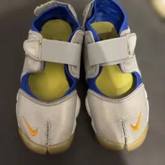 NIKE スニーカー 足袋型 グレー系