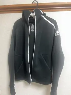 adidas フルジップパーカー　黒　Sサイズ