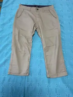 ベージュ チノパン リラックスフィット