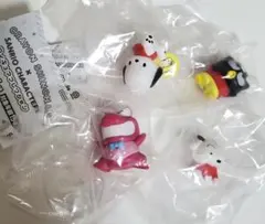 クレヨンしんちゃん×サンリオキャラクターズ　フィギュアコレクション4種類セット