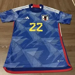 adidas サッカー日本代表 ユニフォーム 22番　吉田選手のサムネイル