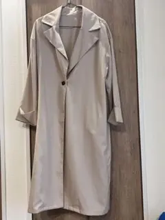 ベージュ ロングコート