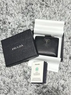 PRADA 二つ折り財布 ブラック