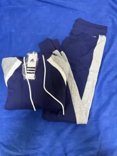 【新品】adidas ブルーグレー スエットセットアップ M