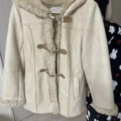 フード付きクリーム色ムートンコート　コート　ジャケット