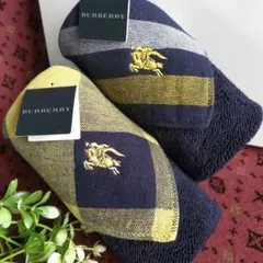 新品バーバリータオルハンカチ　麻30％　綿70％　25㎝　２枚　紺黄ゴールド刺繍