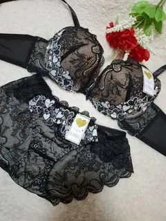 E75 ショーツМ　peek-a-booブラショーツ(訳あり)