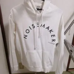 超美品NOISEMAKER＊フーディ、パーカー、サイズＬ NOISEMAKER パーカーL