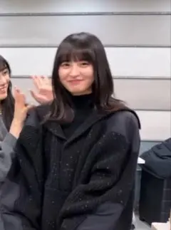 乃木坂46 遠藤さくら着用　Aphlotus セーラーカラーコマンダーニットのサムネイル