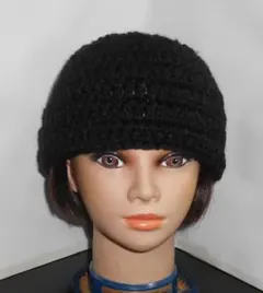 ℳ・真っ黒1色・ビーニー・クラッシャーハット・男女兼用・ハンドメイド手編み