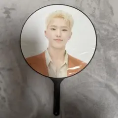 SEVENTEEN THE 8 うちわ BE THE SUN JAPAN - メルカリ