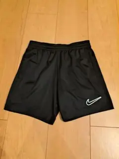 Nike DRI-FIT ブラック ハーフパンツ XS