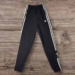 【美品/2XS】adidas トラックパンツ 黒 トレフォイル スリーストライプ
