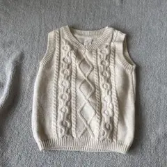 H&M ベビーベスト クリーム色 ケーブルニット 30