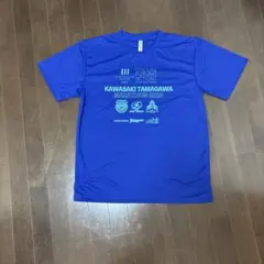 스카프가 달린 티셔츠 타월