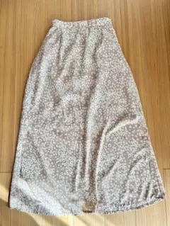 チャオパニック小花柄 ロングスカート ピンクベージュ　スリットのサムネイル