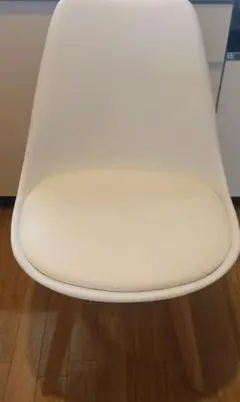 シェルデザインのチェアのサムネイル