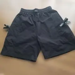 ロゴリボン付き ブラック ハーフパンツ