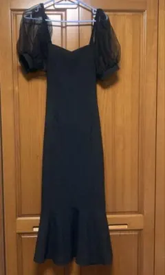 ブラックシアーショルダーワンピース