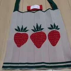 knt365 いちご柄ショルダーバッグ　美品