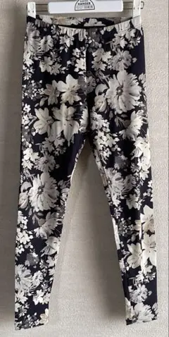 【SALE】チャコット　レギンスＳサイズ　黒花柄