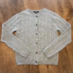 ユニクロ ケーブルクルーネックカーディガン Mサイズ ライトグレー