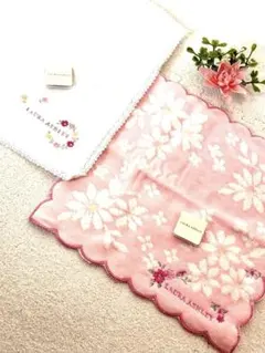 12/16まで！ローラアシュレイ♪花柄ハンドタオル2枚セット☆ 未使用