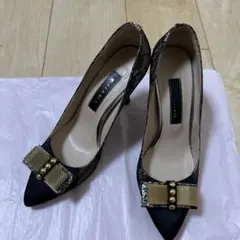 DIANA 23.5 レース装飾付きブラックゴールドハイヒール