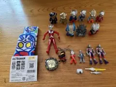 ⭐︎ウルトラマンフィギュア・はんぶんこハンカチタオル★ソフビセット