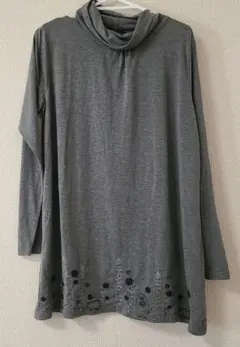 ドラッグストアーズ　刺繍カットソー