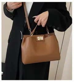 ブラウン　ショルダーバッグ ハンドバッグ　2way 斜めがけ 大容量　茶色