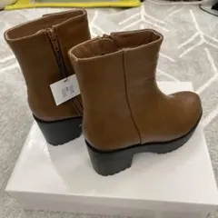 ショートブーツ