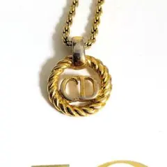 大人気！　クリスチャンディオール　ロゴ　ネックレス　サークル　ゴールド！
