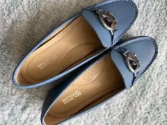 MICHAEL KORS ライトブルー ローファー22.5cmのサムネイル