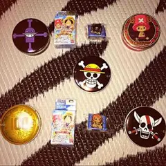 ONE PIECE ミニ丸缶5種＆麦わらの一味ピンズ2種