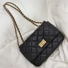 ハニーズ 黒キルティングショルダーバッグ