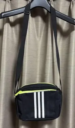 adidas ショルダーバッグ ブラックのサムネイル