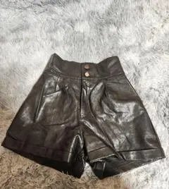 【GORGE 】ハイウエスト フェイクレザー ショートパンツ 裏地付