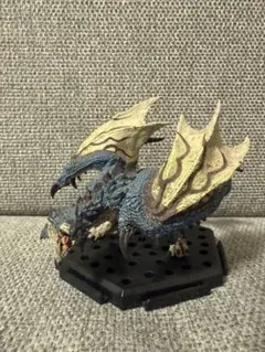モンスターハンター リオレウス亜種 フィギュア