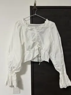 NICE CLAUP ホワイトフリルブラウス