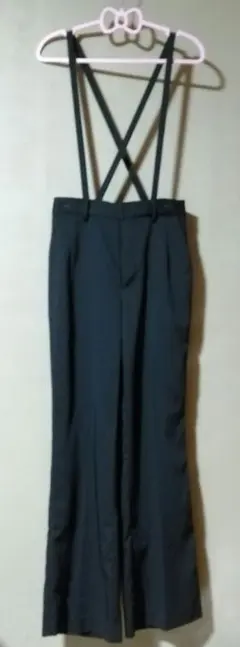 フリーズマート サスペンダー付き黒ワイドパンツ